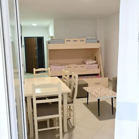 公寓 Near Seaside - *